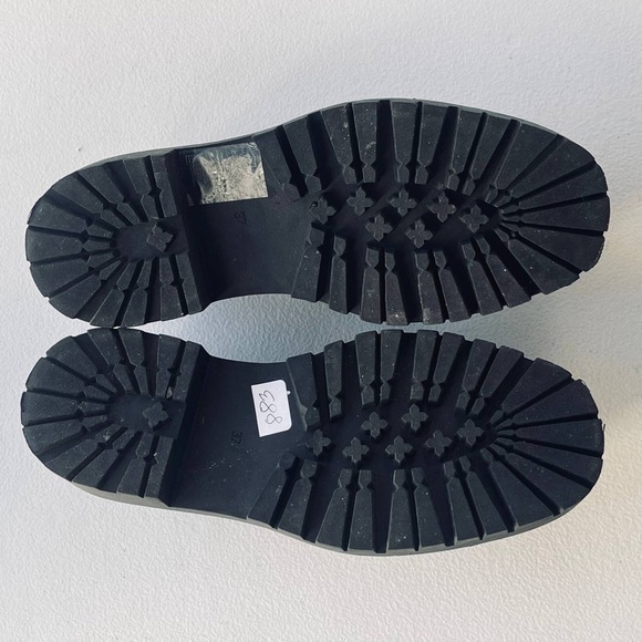 H&M Loafers Womens 6.5 Black Leather Gold Chain Lug Soles Chunky Platform Boho - Picture 4 of 7